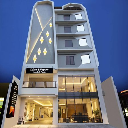 โรงแรมเยลโลว์ สตาร์ เกจายัน ยอกยาการ์ตา ภายนอก รูปภาพ